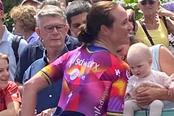 'Peloton is gewoon helemaal anders'; verdwaasde Van den Broek-Blaak telt haar zegeningen na NK-titel