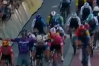 Uno-X zwoegt, maar Matthews profiteert en sprint naar zege in Eschborn-Frankfurt