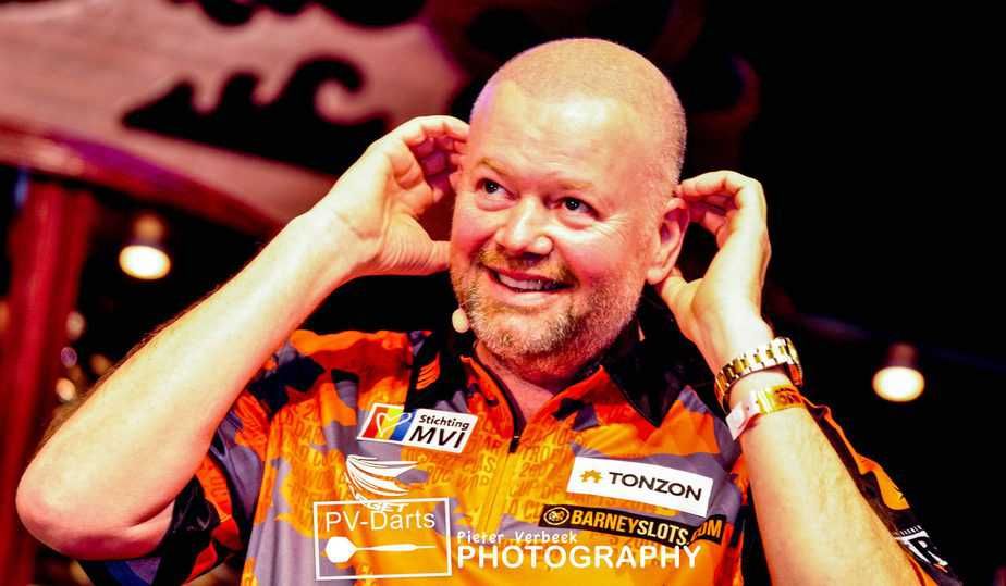 Darter Raymond van Barneveld maakt in 2021 comeback