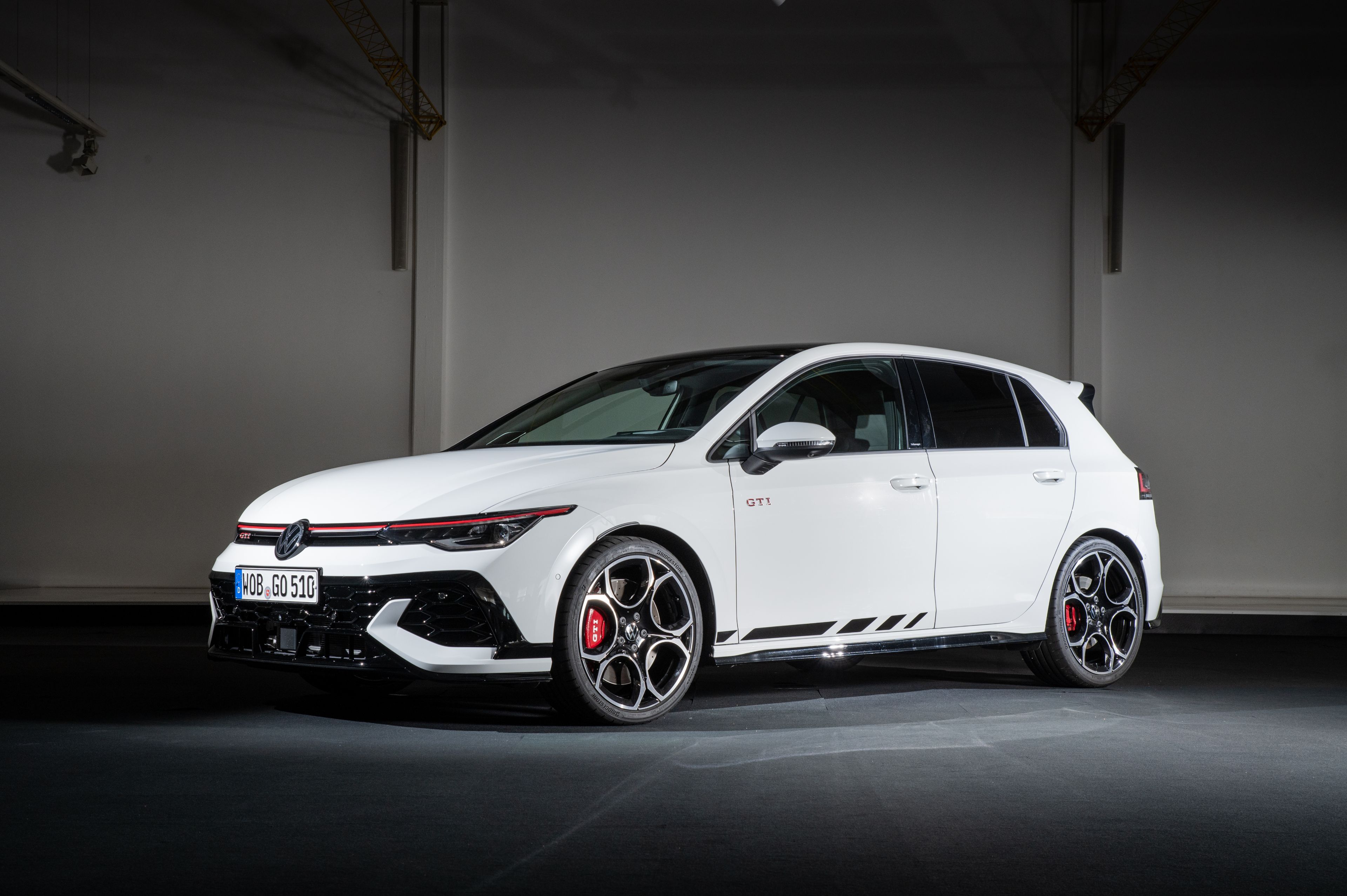 Na 50 jaar bewijst de Volkswagen Golf GTI dat hij nog steeds de koning van  de hot hatch is
