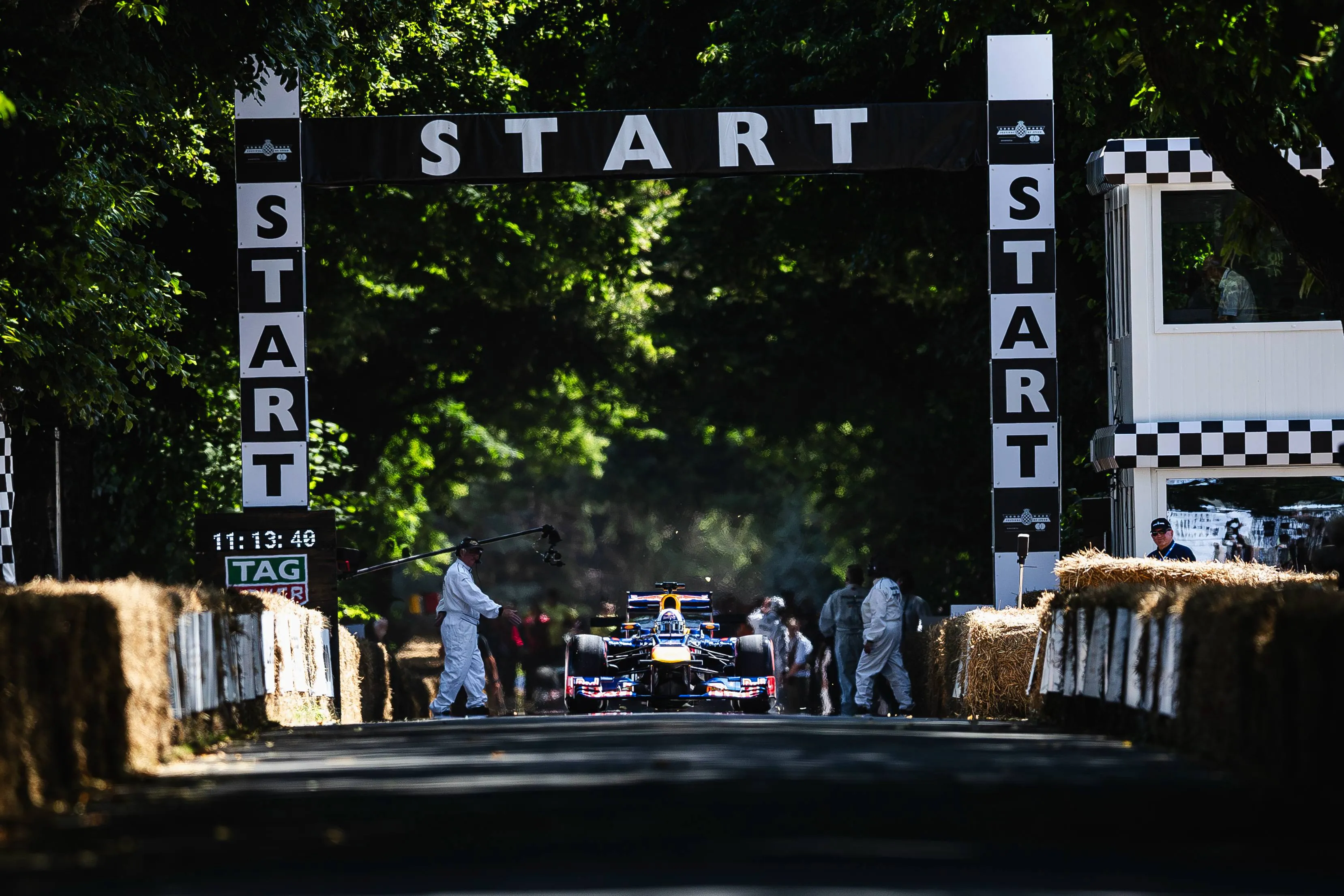 David Coulthard photographié à la ligne de départ de Goodwood le jeudi