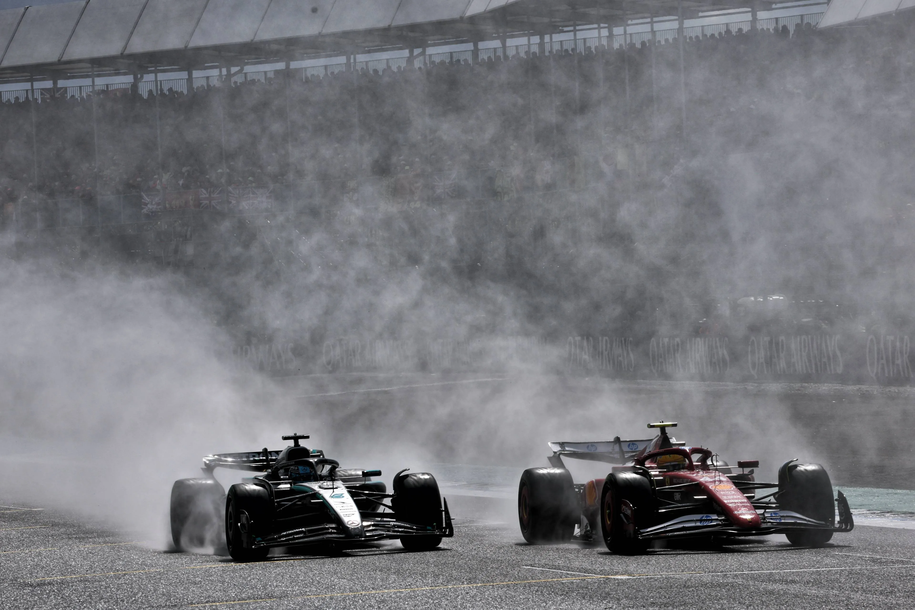 Hamilton fights Russell at Silverstone