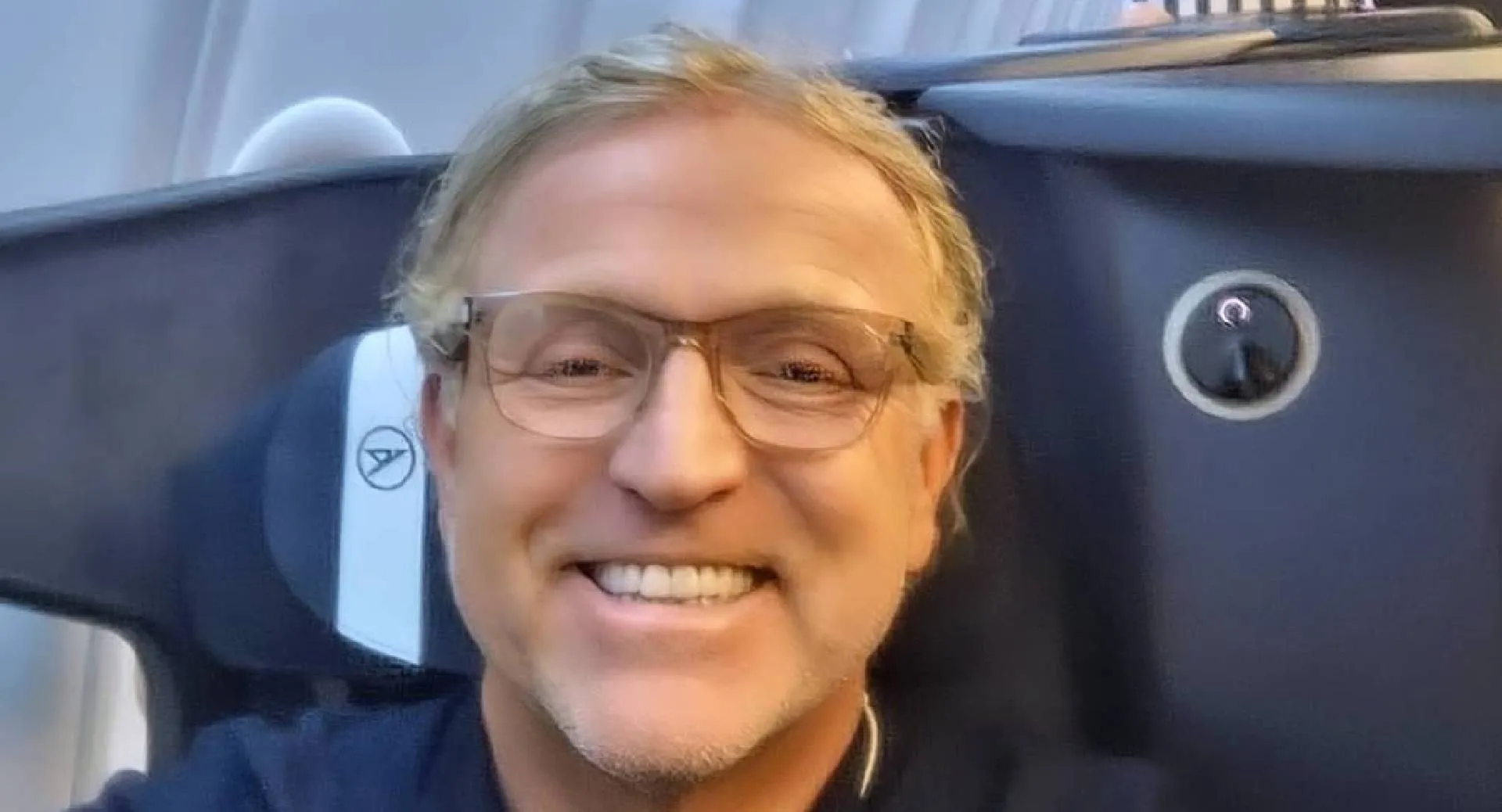 Zanger Claude vlak voor Songfestival op slinkse wijze gekleineerd door Gordon: "Zou genieten als ik jou was"