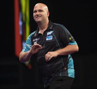 Cross speaks out on social media abuse: "Surely there are more important things in the world right now to worry about than abusing a darts player"