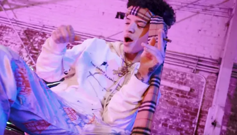 Burberry headband music video shop