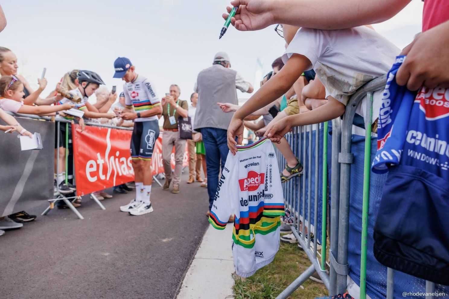 Van der Poel swaps running shoes for cycling again: Here’s what he said ahead of his last races in the rainbow jersey