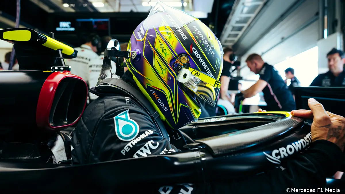Lewis Ham Racing Helt Lewis Hamilton reageert op eigen pijnlijke opmerking over Mercedes ...