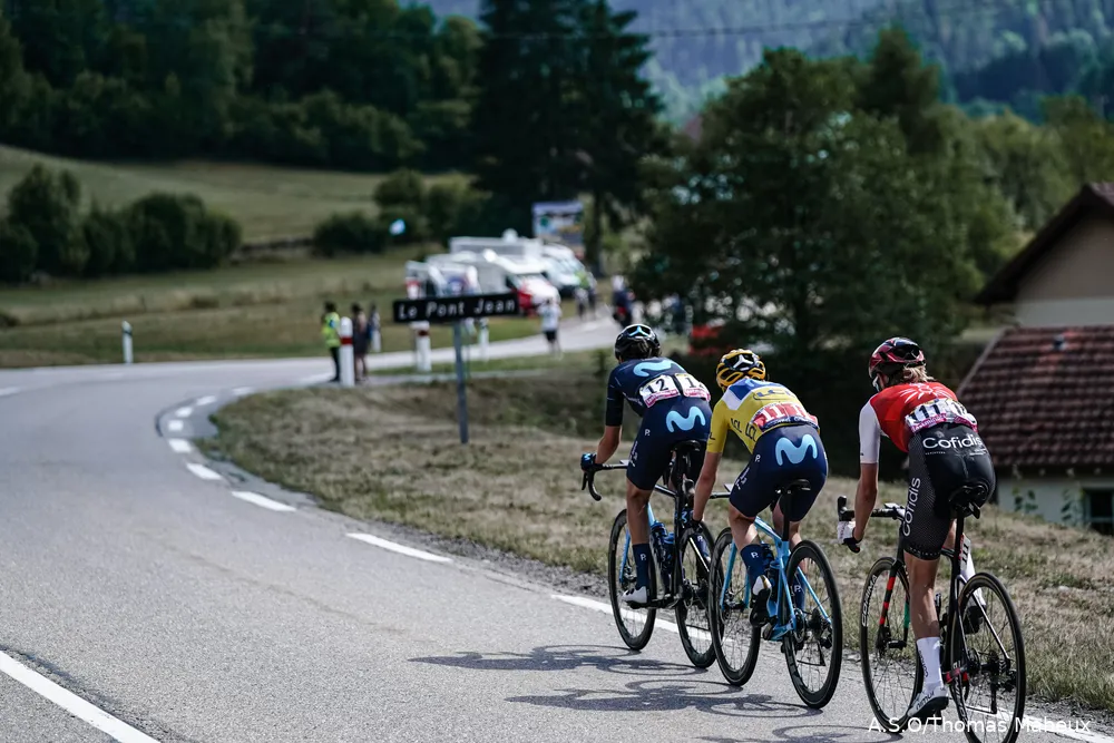 Van Vleuten haalt uit naar SD Worx: 'Vonden het nodig om door te trekken toen ik lek had'