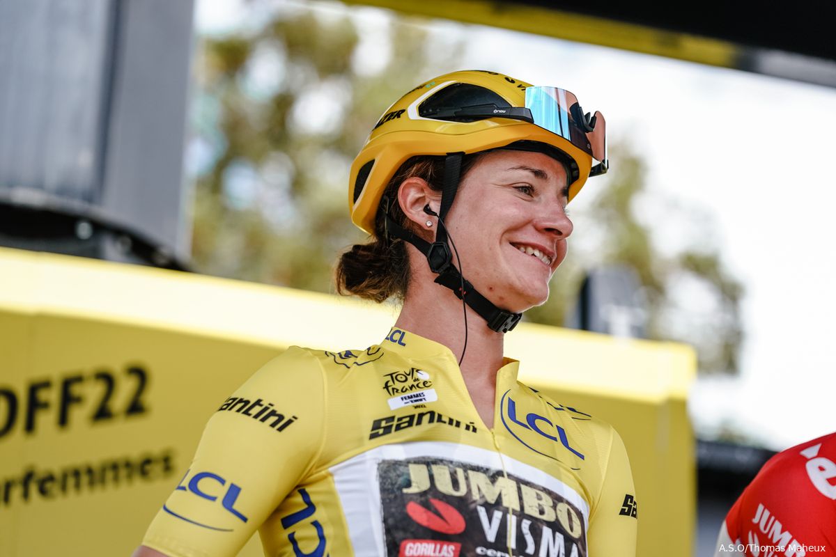 Marianne Vos profiteert optimaal van crash Wiebes en wint na oppermachtige sprint in de Tour