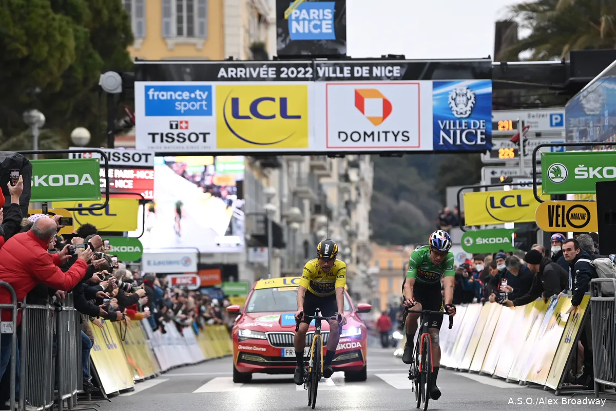 Eindwinnaar Roglic opnieuw in problemen in slotrit Parijs-Nice: 'Kan het niet zonder drama'