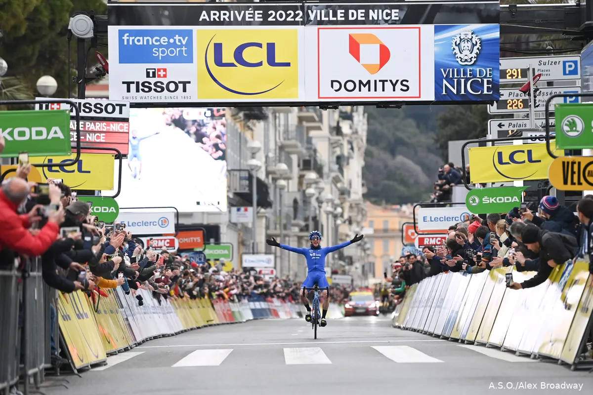 Bodyguard Van Aert trekt eindzege Roglic over de streep, Yates pakt slotrit