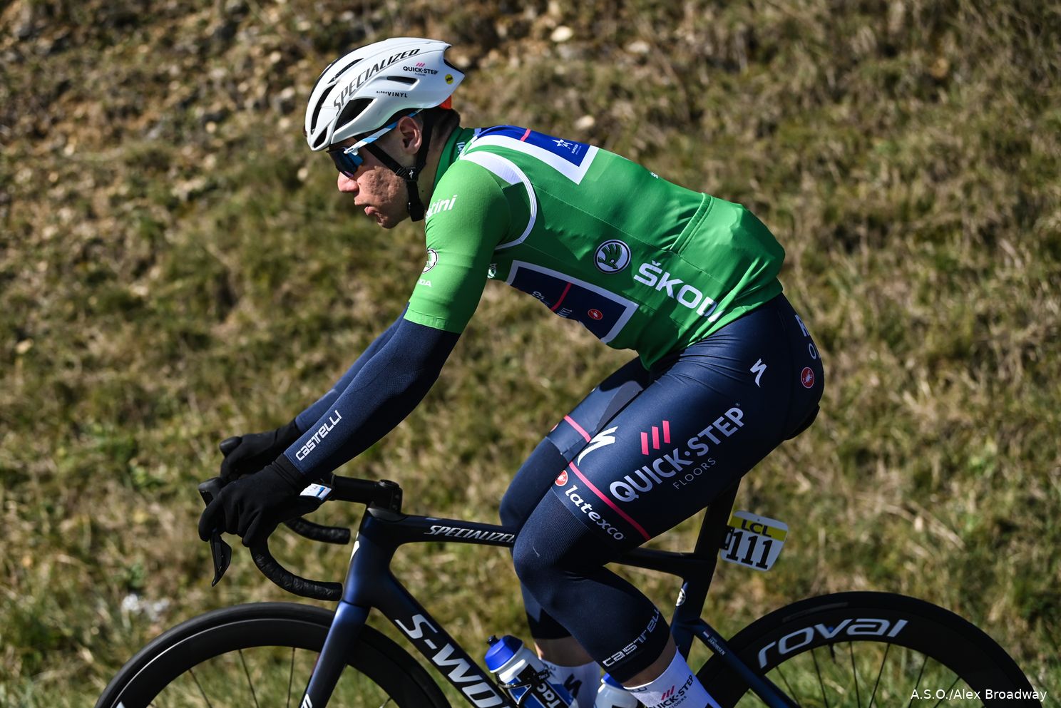 Jakobsen blaakt van plezier voor start Tour: 'Snelste in de laatste 250 meter, sloomste op de cols'