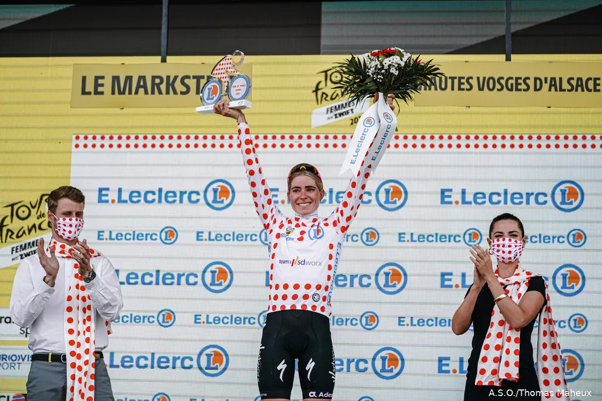 Van der Breggen ziet Vollering strijden: 'Je weet nooit wat er kan gebeuren'