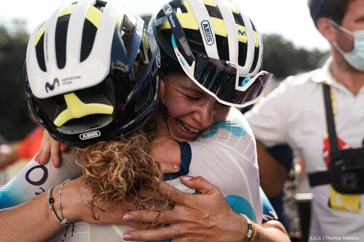 Briljante Norsgaard bezorgt ploeg Van Vleuten tweede Tourritzege na alles-of-niets-sprint vanuit de vlucht