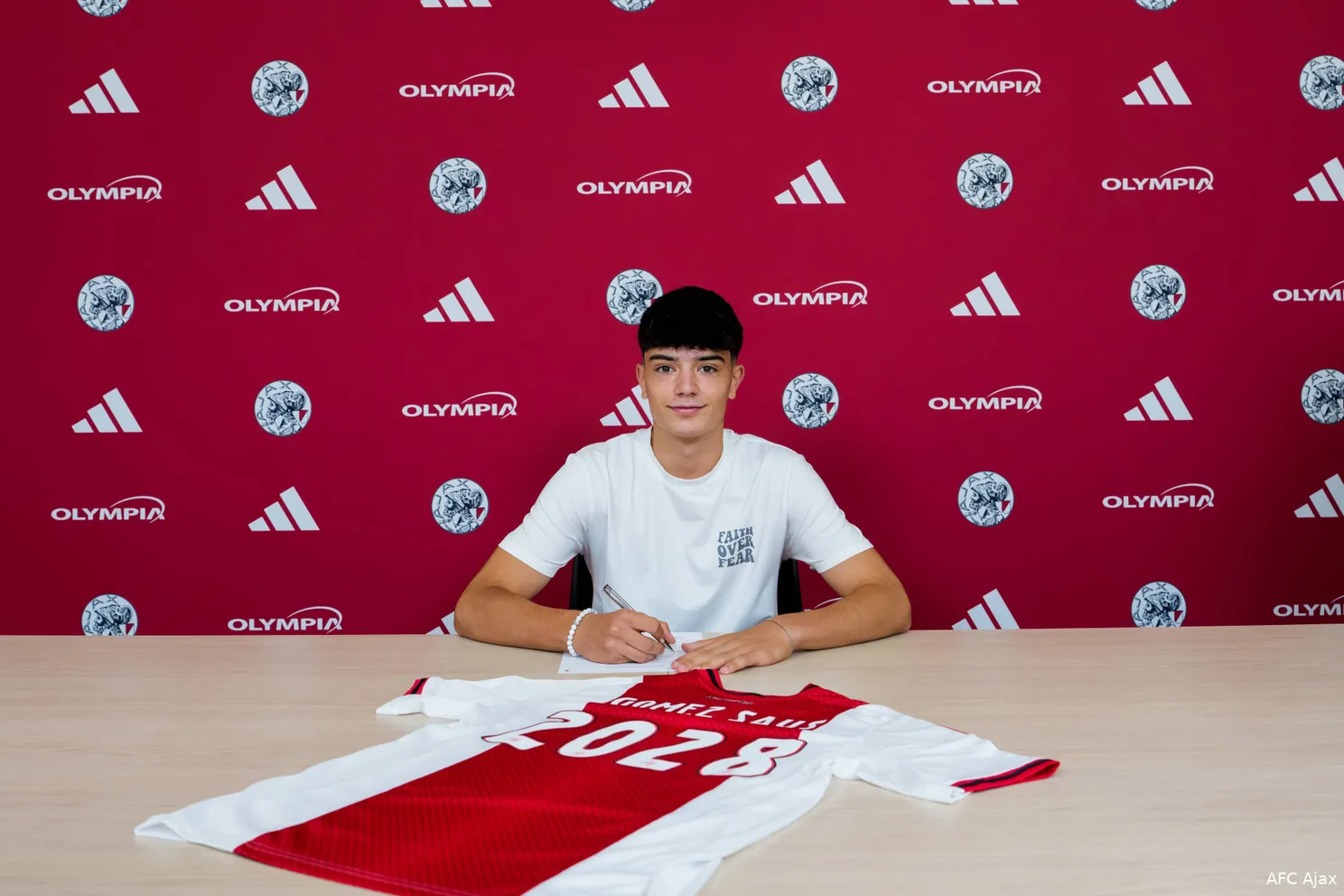 Eloi-Gómez-Ajax-25-26