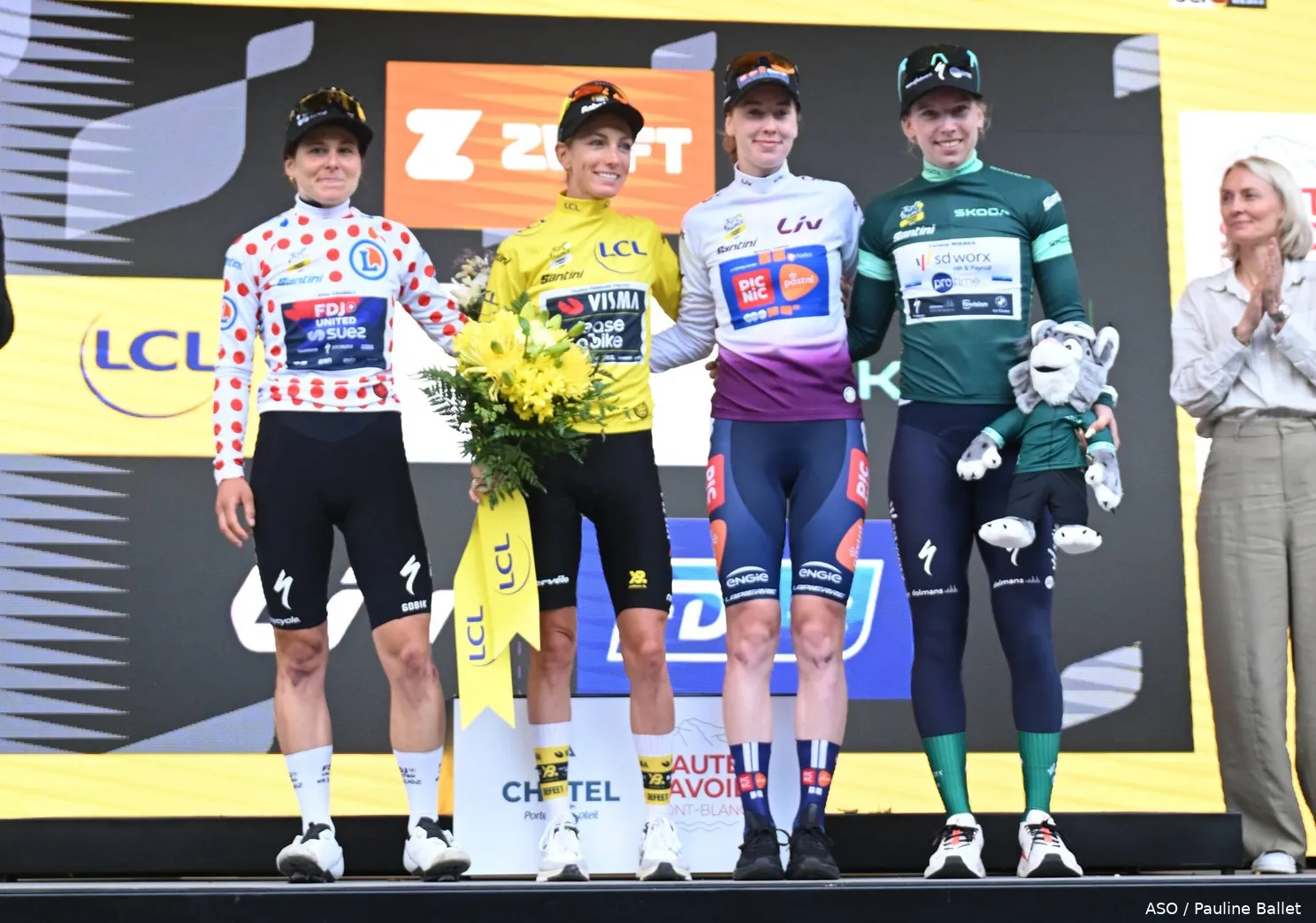 podium-tour-de-france-2025