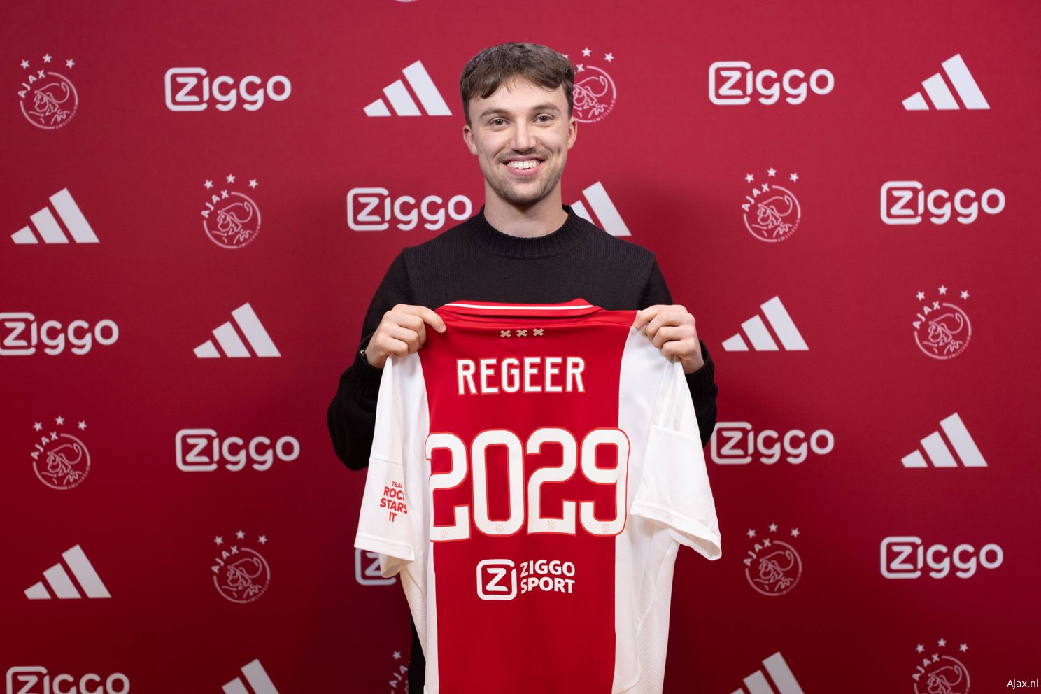 Regeer terug bij Ajax: 'Ben dezelfde speler, maar dan volwassener'