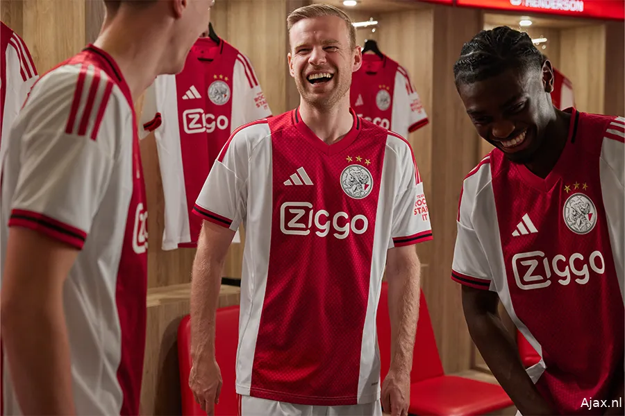 ajax davy klaassen mokio nieuw thuisshirt