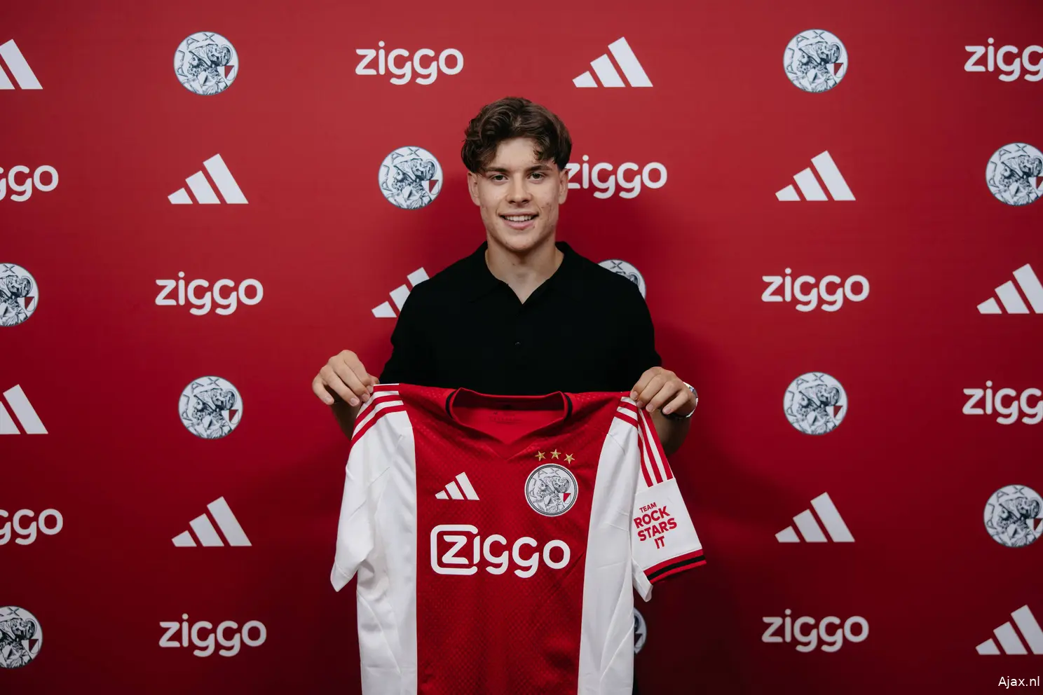 Ajax Showtime Jano Monserrate
