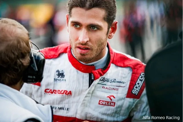 Giovinazzi haalt publiekelijk uit naar Alfa Romeo: 'Jongens, bedankt voor de geweldige strategie'