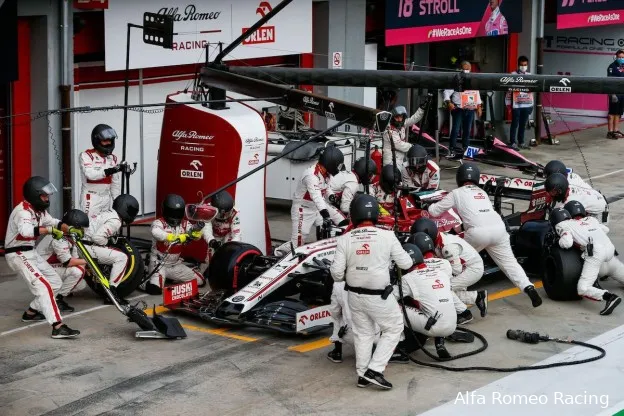 Räikkönen heeft een teleurstellend seizoen achter de rug: 'Hebben veel werk te doen'