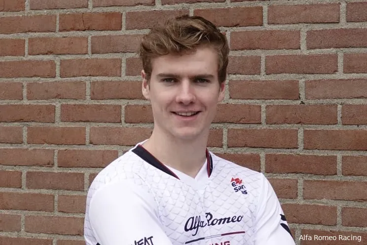 Opmeer wereldkampioen in F1 Esports Series: 'Ik wist dat we voor de titel konden gaan'