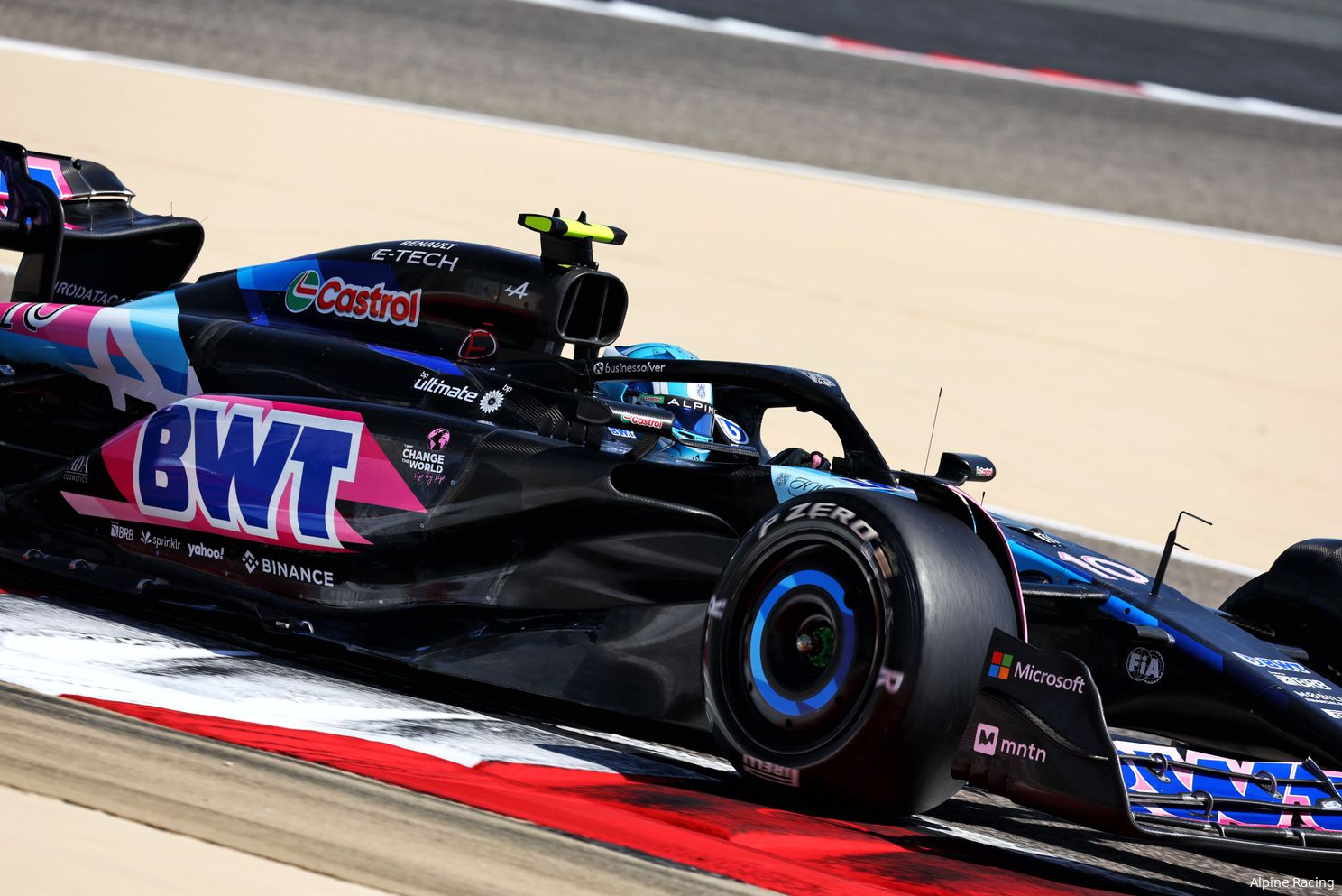 Boordradio's kwalificatie GP Bahrein | Verstappen evenaart Clark en Prost: 'Goede start!'