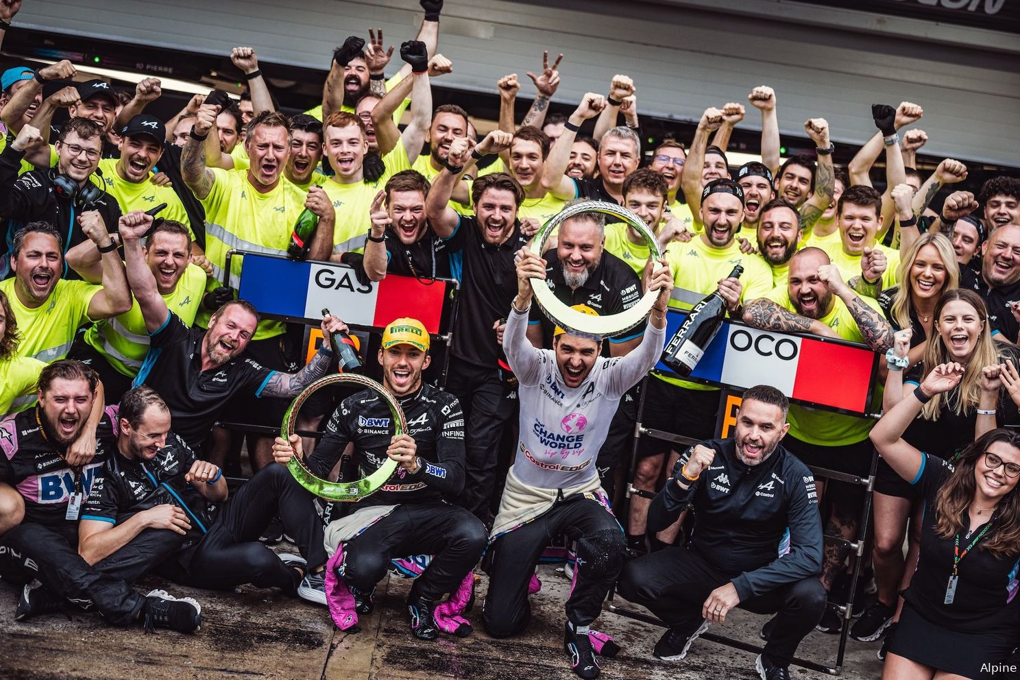 alpine teamfoto podiums 2024 brazilie esteban ocon pierre gasly 2024