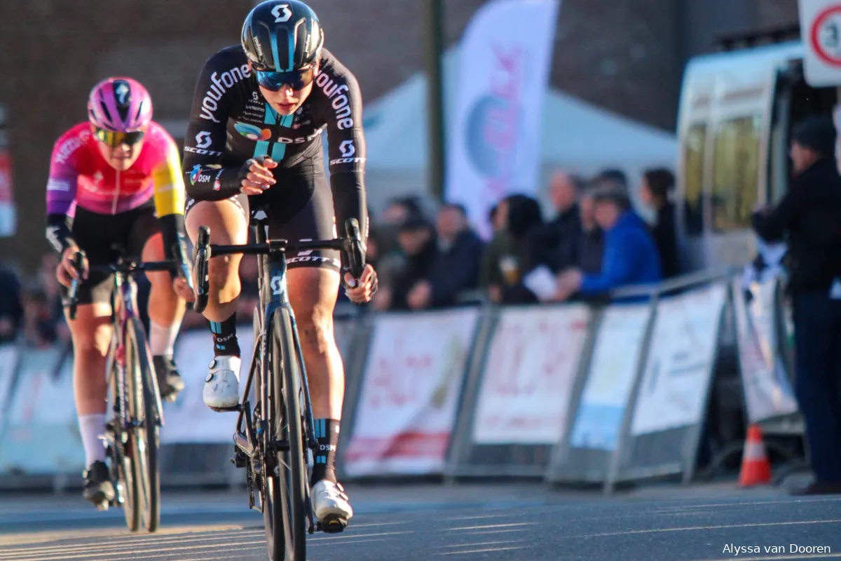 Wiebes troeft Kopecky en Balsamo af in massasprint Ronde van Drenthe
