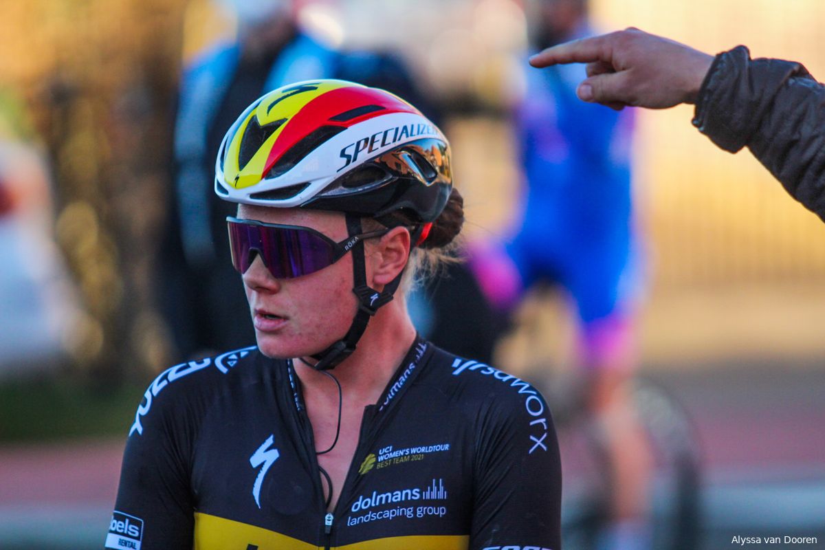 Kopecky beloont berewerk Van den Broek-Blaak en klopt Van Vleuten in Ronde van Vlaanderen