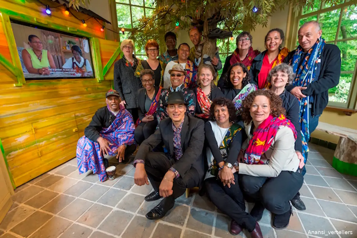 Anansi vertellers NL Openluchtmuseum