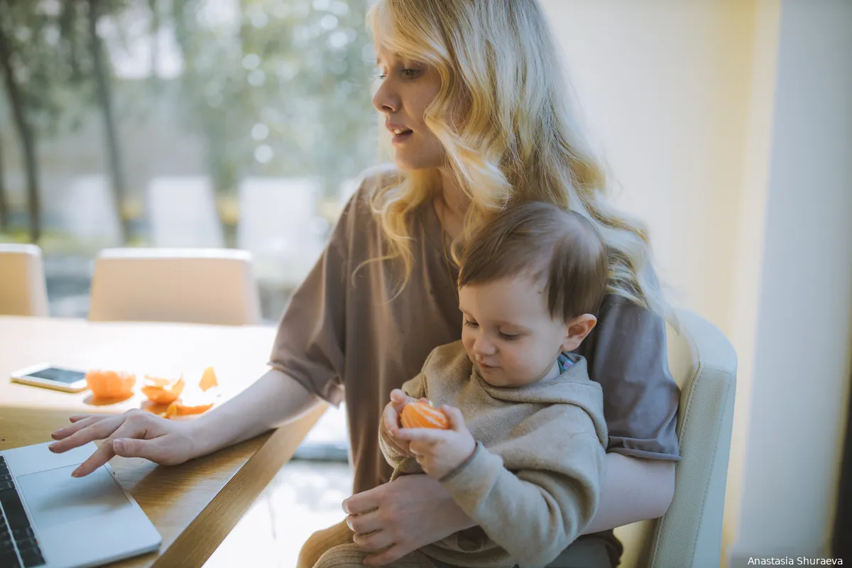 Vroegtijdige screening van postnatale depressie kan veel moeders helpen