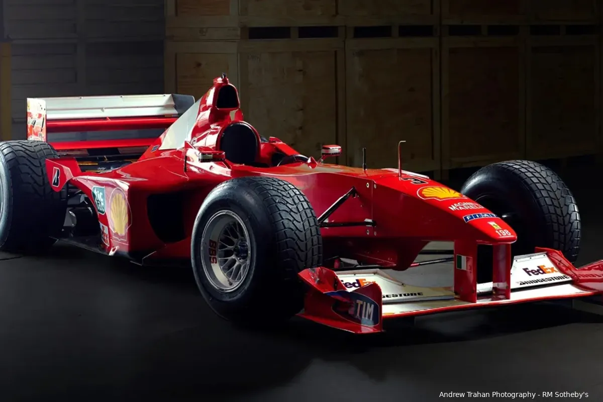Titelwinnende Ferrari F1-2000 van Schumacher onder hamer in Hong Kong