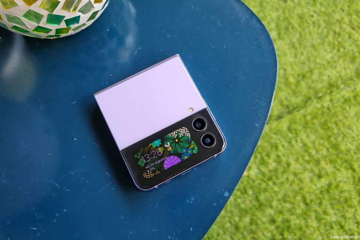 Afbeeldingen Samsung Galaxy Z Flip 5 tonen twee coverschermen