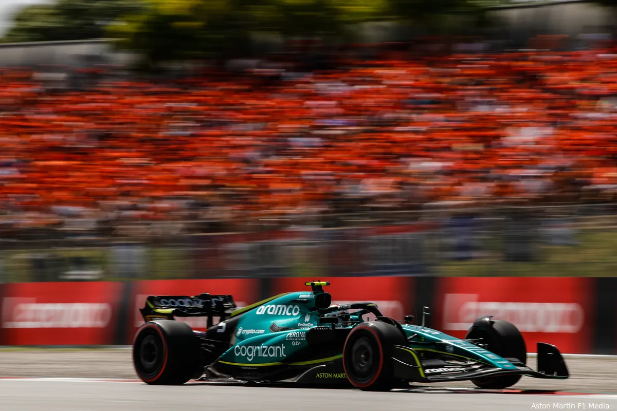 Vettel over 'groene Red Bull': 'Niet eens met reactie van media op onze auto'