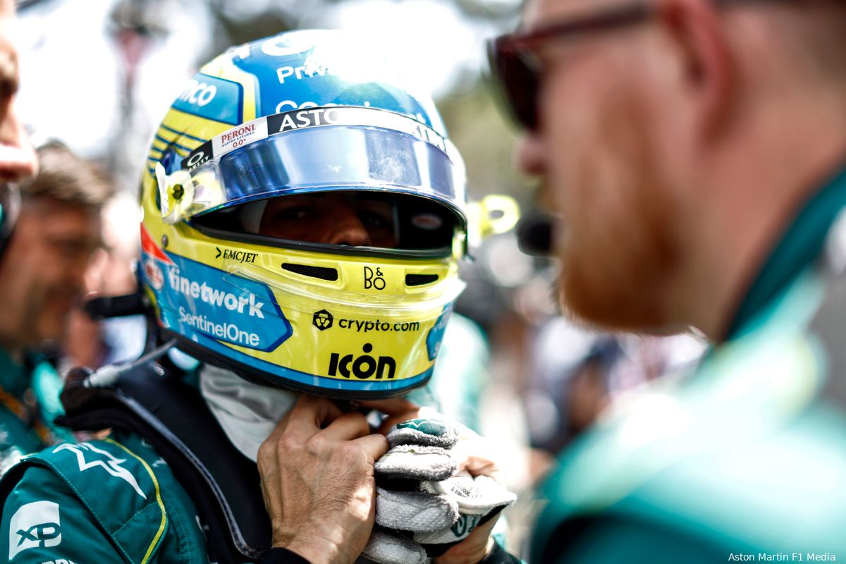 Alonso verklaart dubbele bandenwissel: 'Het circuit was voor 99 procent droog'