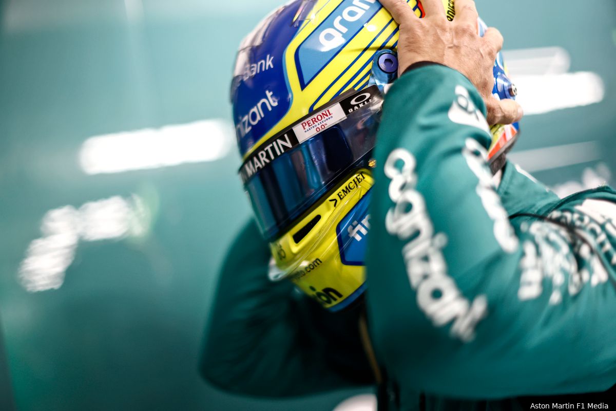Alonso bekijkt concurrentie: 'Ferrari is gewoon te snel'