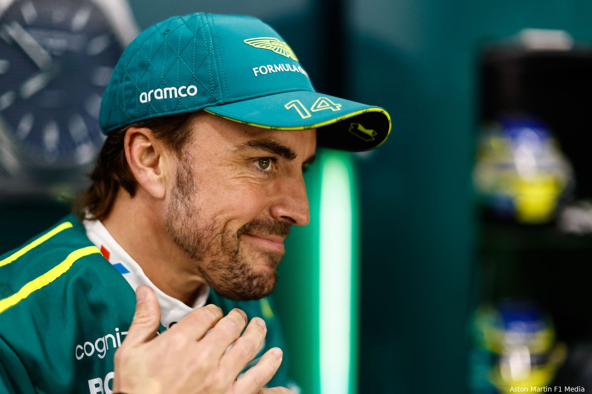 Alonso was blij met safety car tijdens race in Jeddah: 'Daar deden we ons voordeel mee'