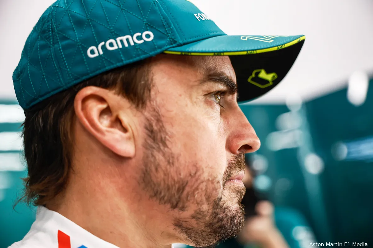 fernando alonso aston martin saoedi arabie 33