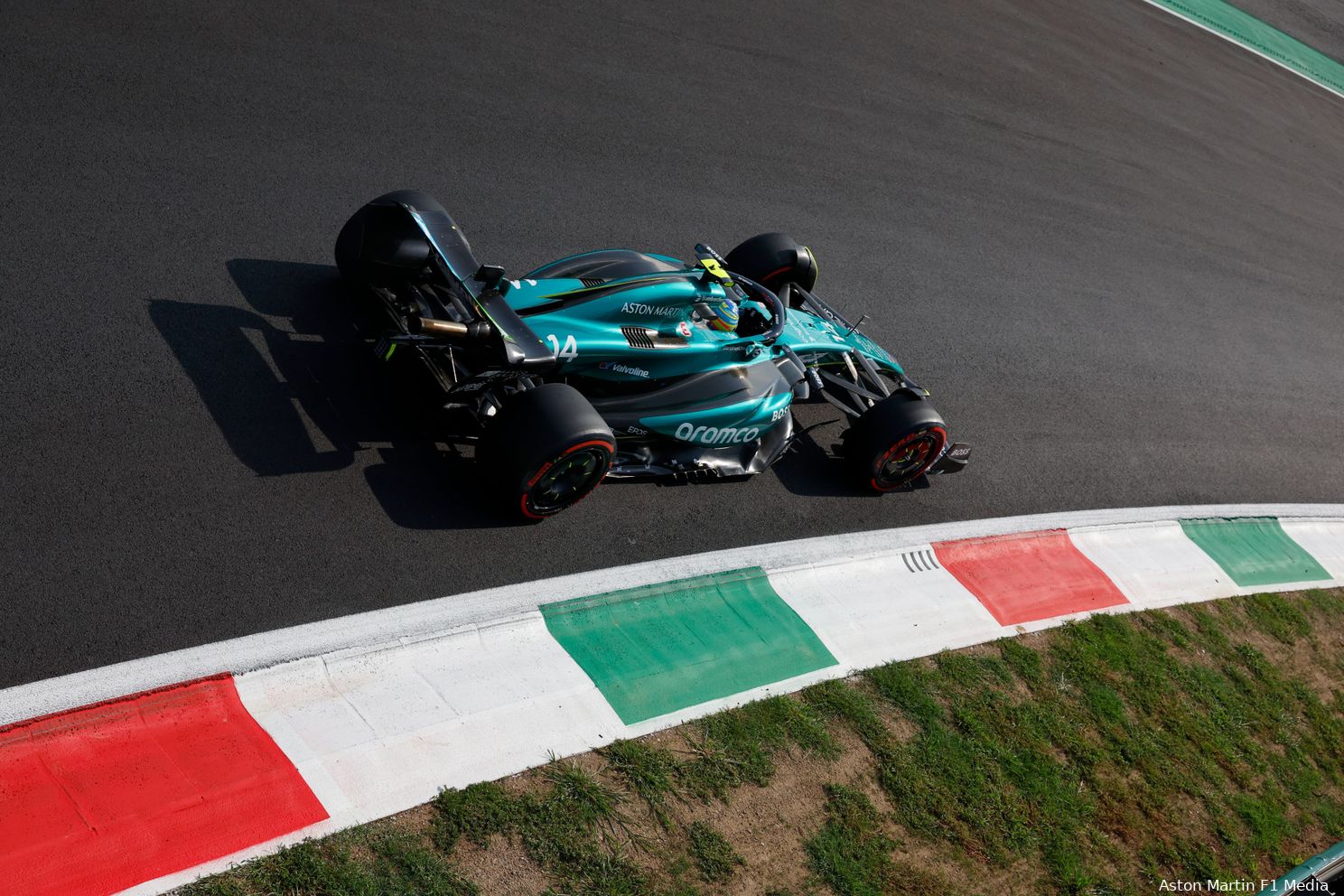 Benson weet meer over de Newey-deal: 'Aston Martin legt hem direct vijf jaar vast'
