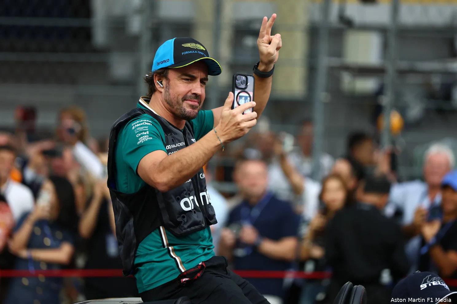 fernando-alonso-aston-martin-singapore-zondag-2025