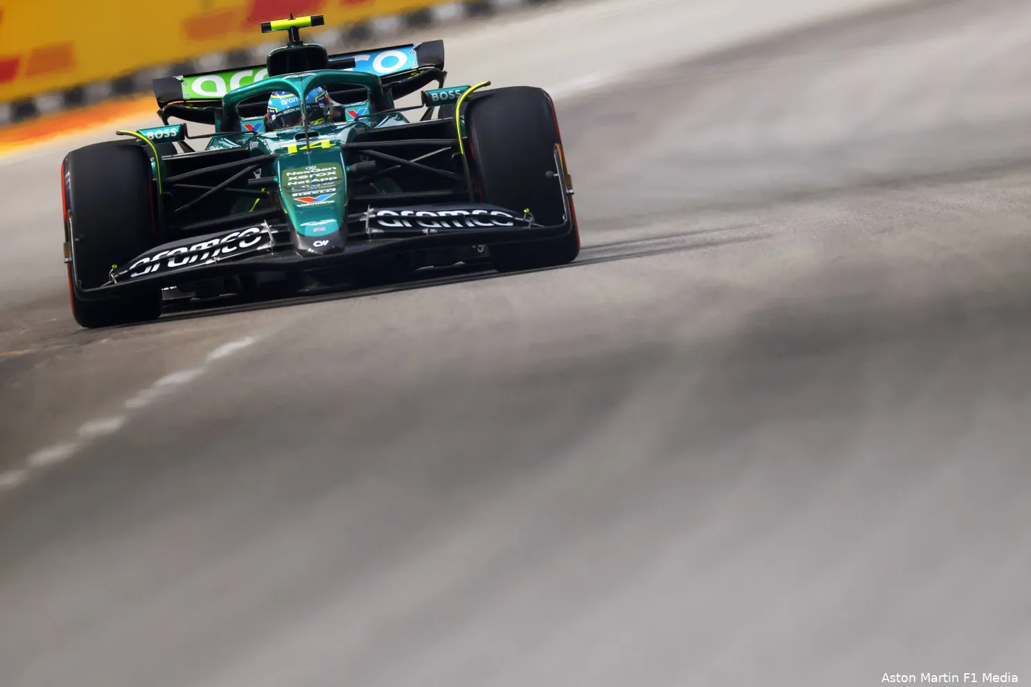fernando-alonso-aston-martin-vrijdag-singapore-2025