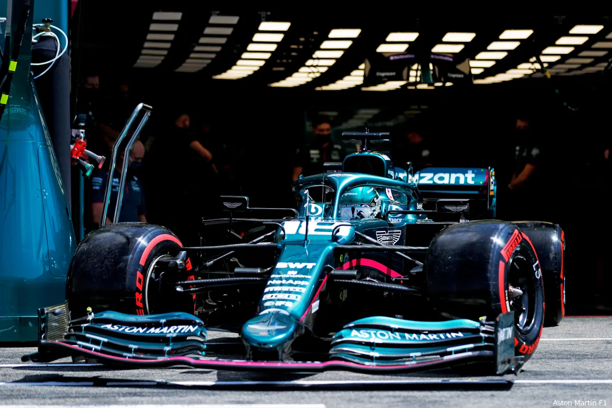 Villeneuve en Schumacher bieden inzicht in bizarre Aston Martin-Mercedes coureurswissel