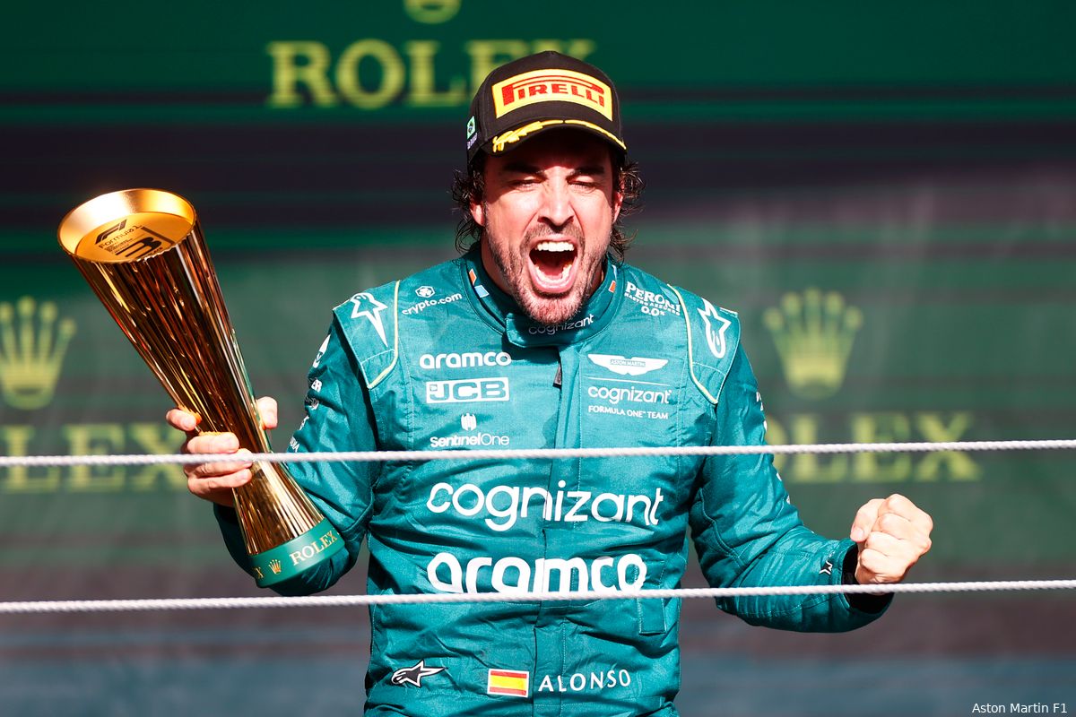 De race van Alonso | Alonso niet van plan zijn P3 af te staan: 'Pushen en vasthouden!'