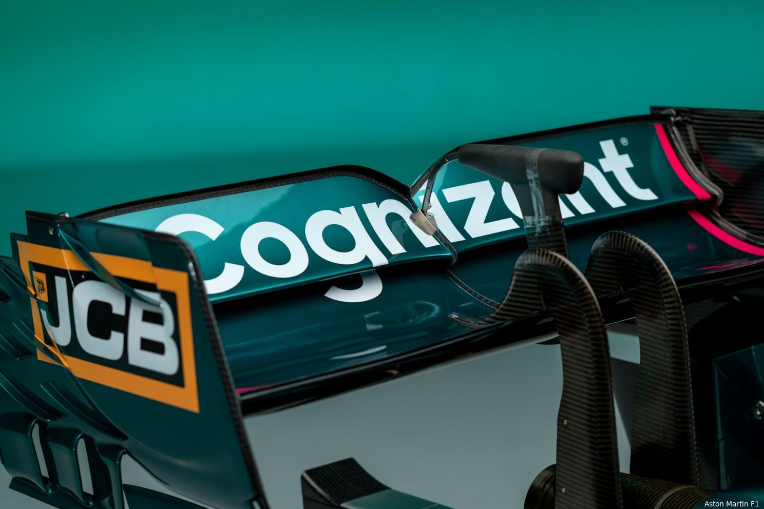 Foto's: dit is de spiksplinternieuwe Aston Martin AMR21