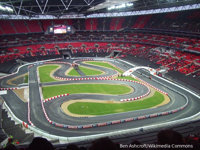Eén van de Race of Champions-circuits uit het verleden. Dit was de baan in 2008 in het Londense Wembley Stadium (Foto: Ben Ashcroft/Wikimedia Commons).