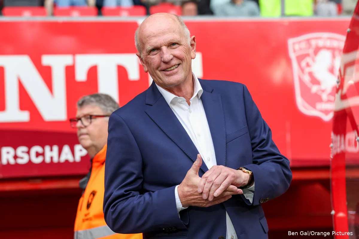 jan-streuer-lachend--2025