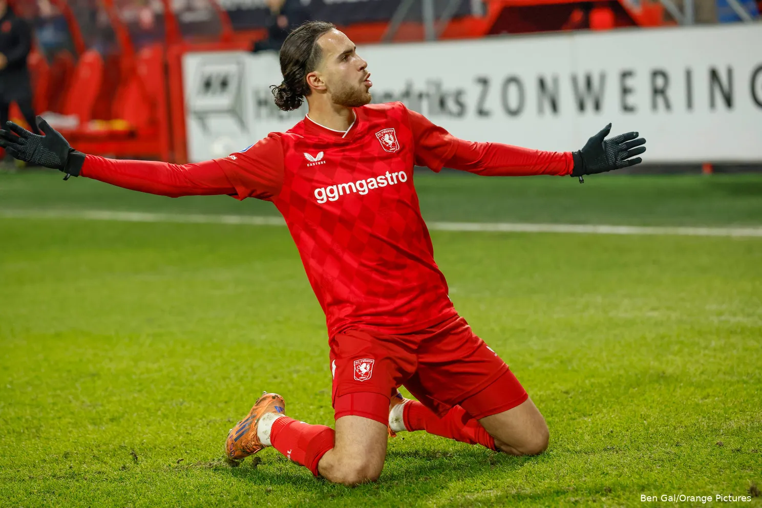 ramiz-zerrouki-viert-doelpunt-fc-twnete-heerenveen-2026-thuiswedstrijd