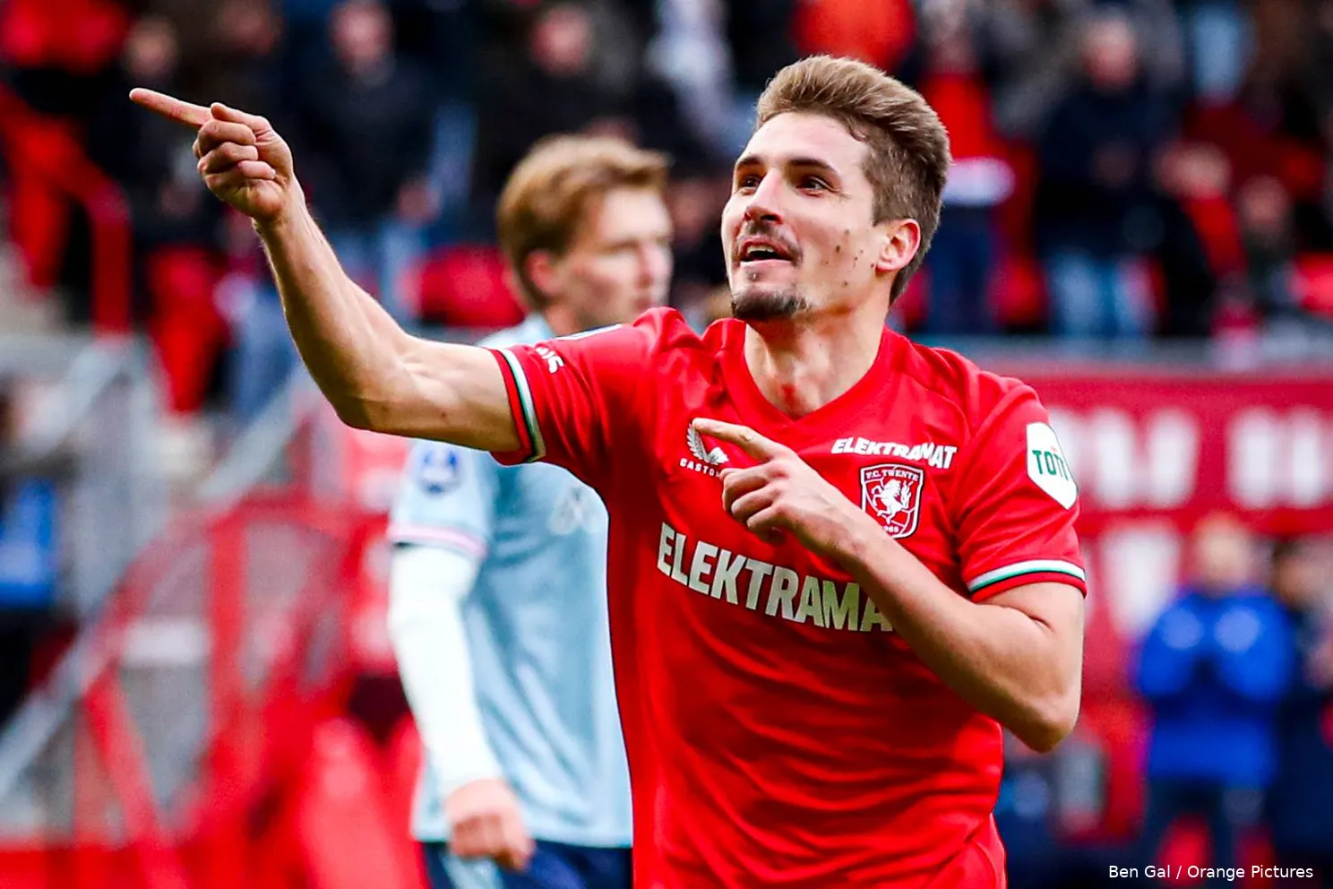 michal sadilek viert doelpunt twente willem ii 2025