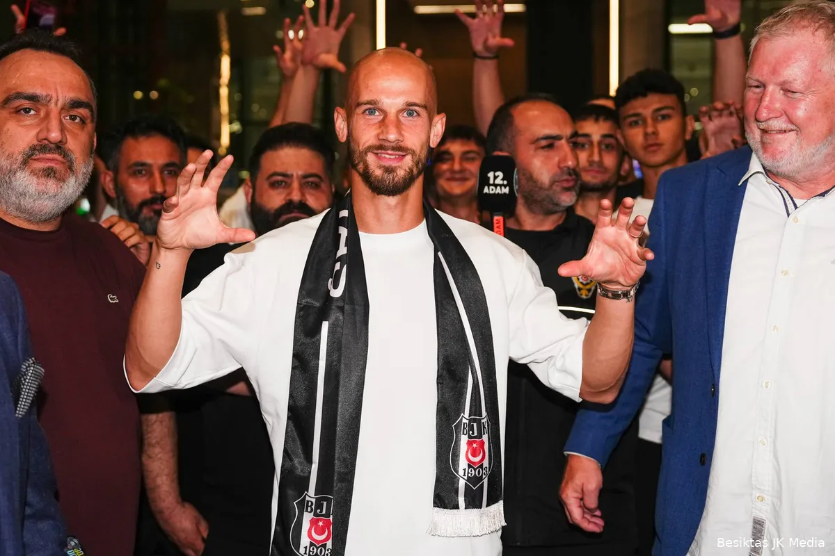 vaclav-cerny-aankomst-vliegveld-istanbul-besiktas-jk-2025